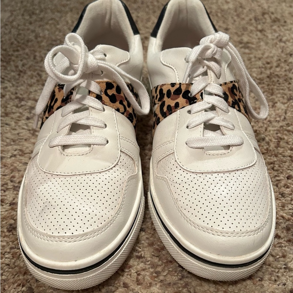 Mia Sneakers